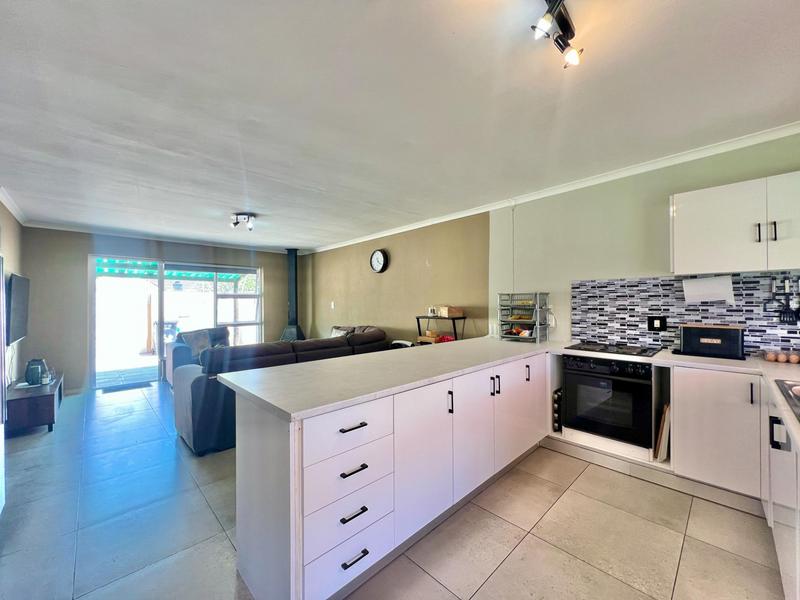 3 Bedroom Property for Sale in Heathfield Western Cape